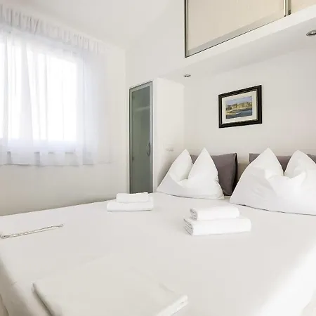 Pina.5 * Vodice